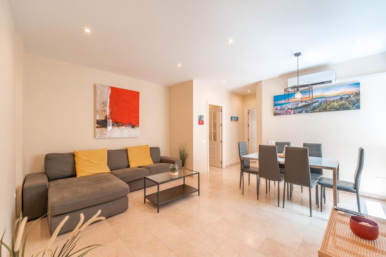 Gran Apartamento De 3 Habitaciones Junto A La Catedral Малага Екстериор снимка