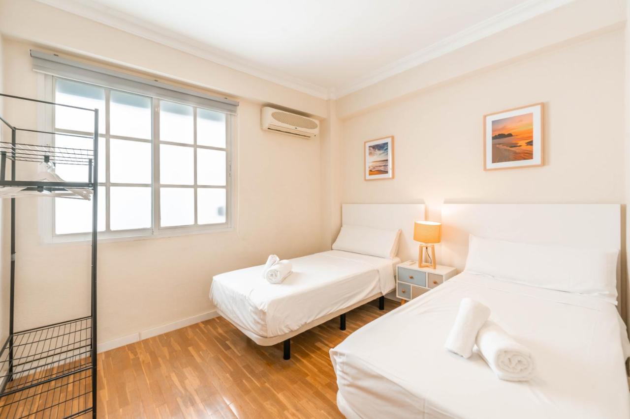 Gran Apartamento De 3 Habitaciones Junto A La Catedral Малага Екстериор снимка